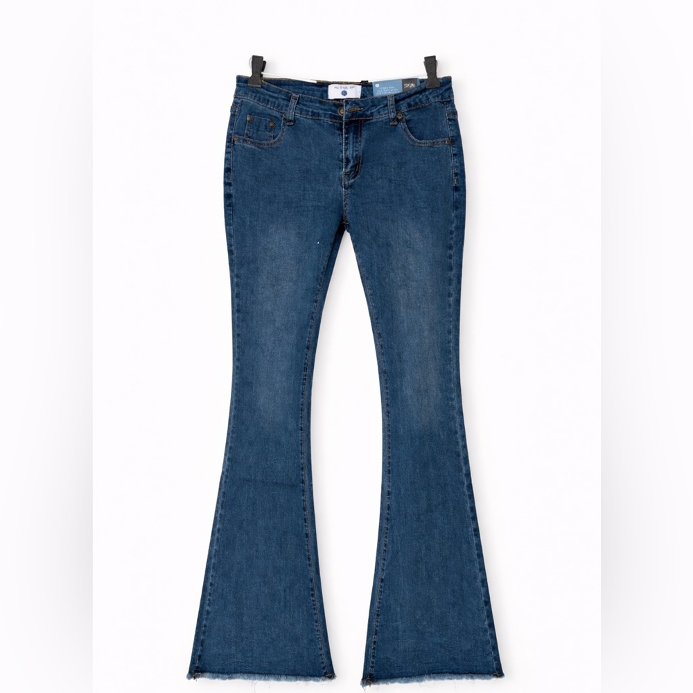 Elegant Indigo Flare Jeans